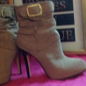 Worn once!  Comfortable Stylish Suede boots.